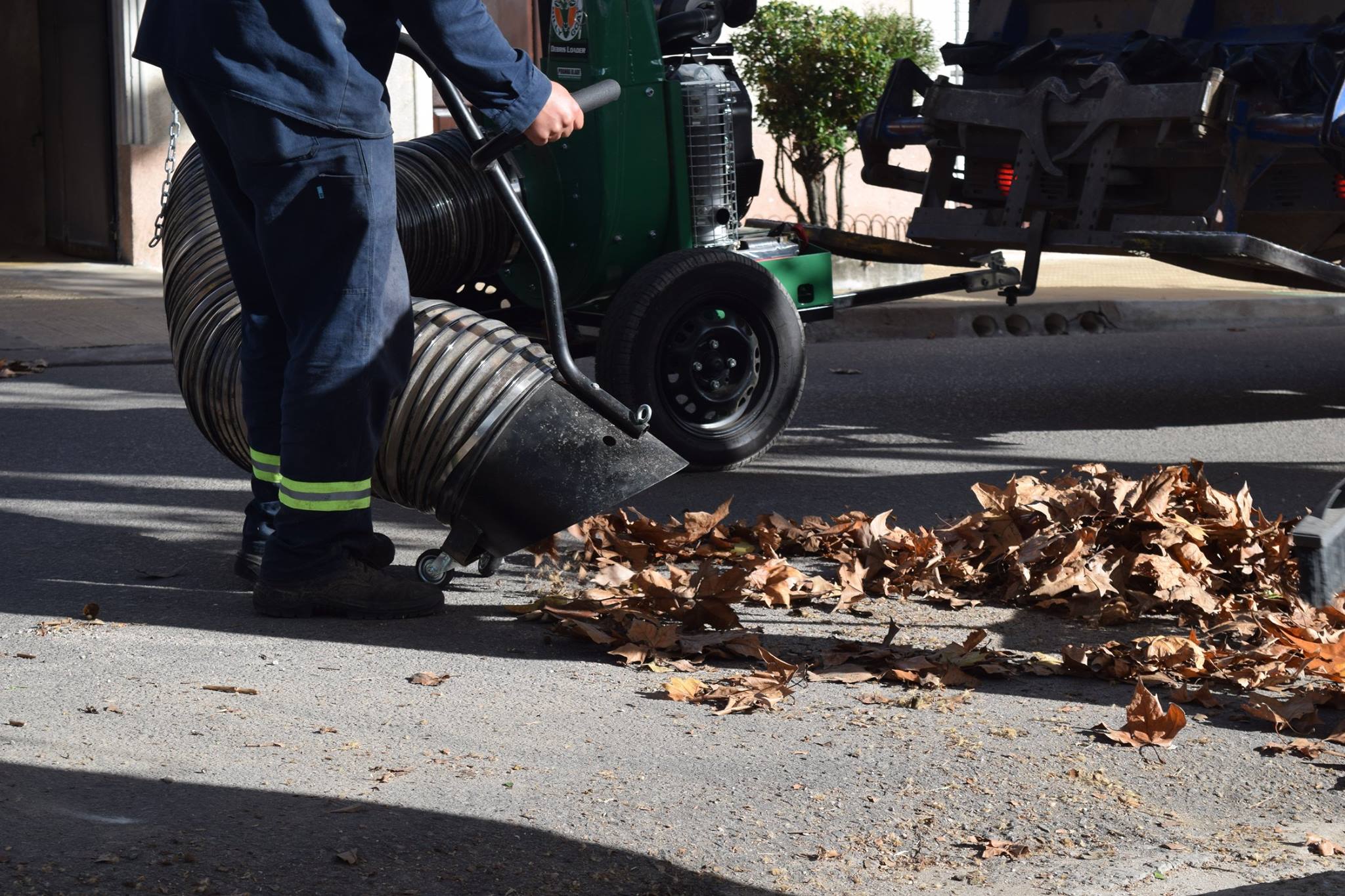 01.06.2017 Gobierno de Flores adquirió maquinaria para limpieza de la ciudad