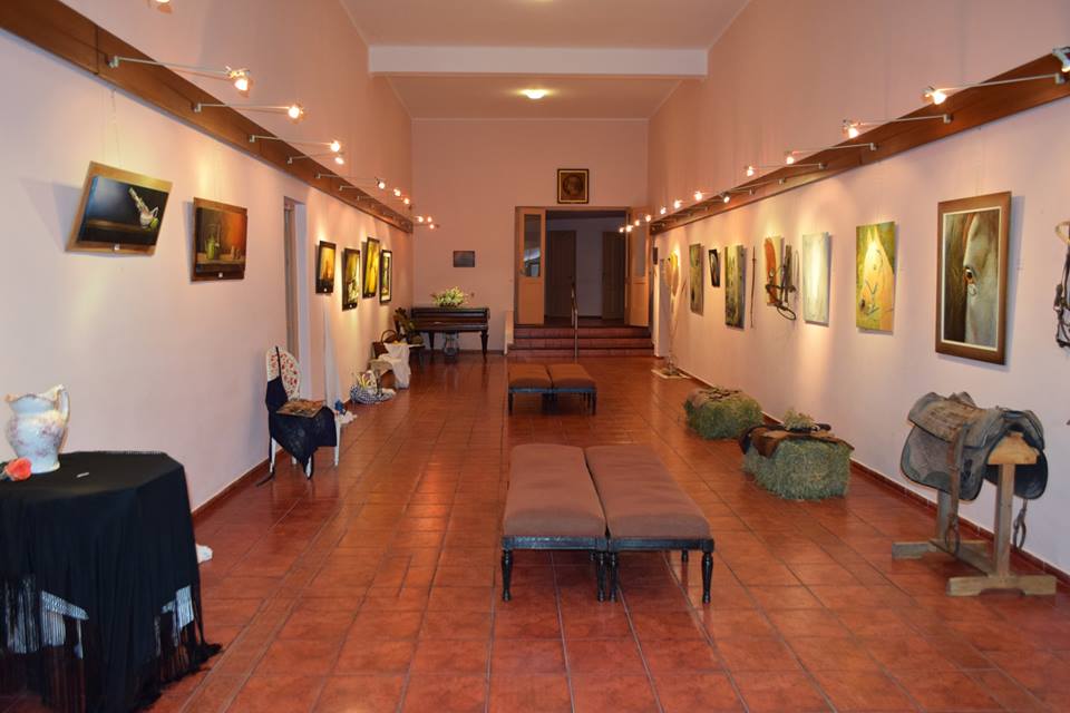 06.04.2019 Muestras de pinturas en Teatro Artigas hasta el 12 de abril