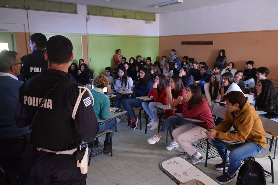 14.05.2019 Charlas en centros educativos por el «Mayo Amarillo»