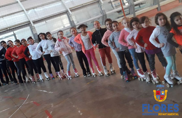22.08.2019 Clase abierta de patinaje artístico en Parque Centenario