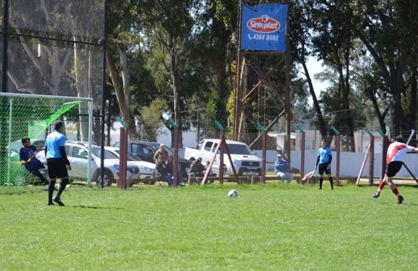 02.09.2019 Santa Bárbara y Fénix lideran en la Divisional A