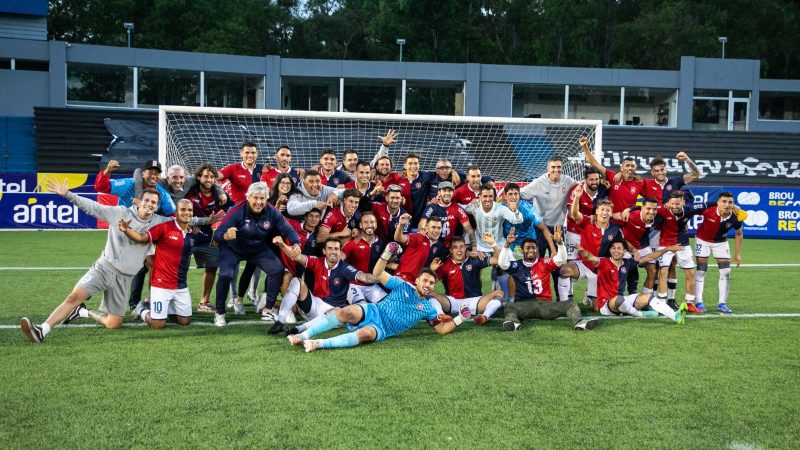 09.11.2021 Albion ascendió de la mano de dos trinitarios