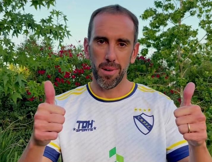21.02.2024 Diego Godín jugará en Porongos.